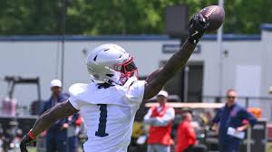 A. J. Brown finalmente vistió la camiseta de los New England Patriots después de siete años